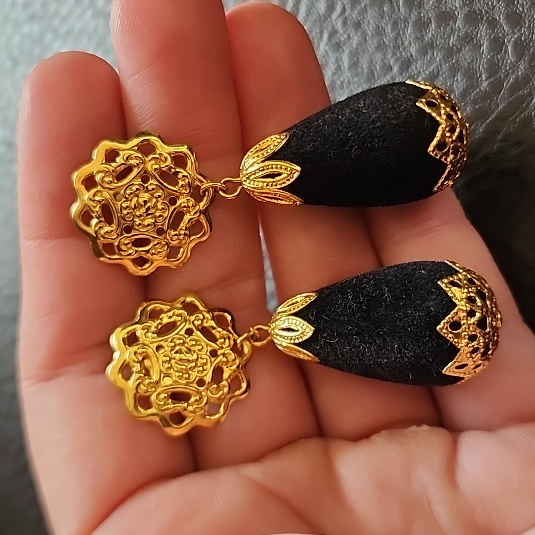 Vtg Earrings